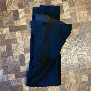 Women’s So Slimming Regular length 0.5 black stretch pants. Stretch waistband.